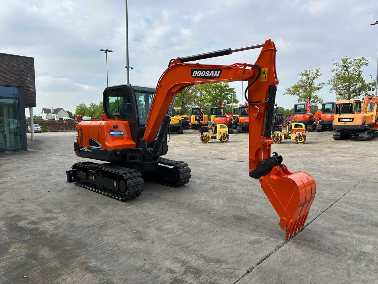 Doosan DX55-9C - Excavadora de cadenas: foto 3 Doosan DX55-9C - Excavadora de cadenas: foto 3