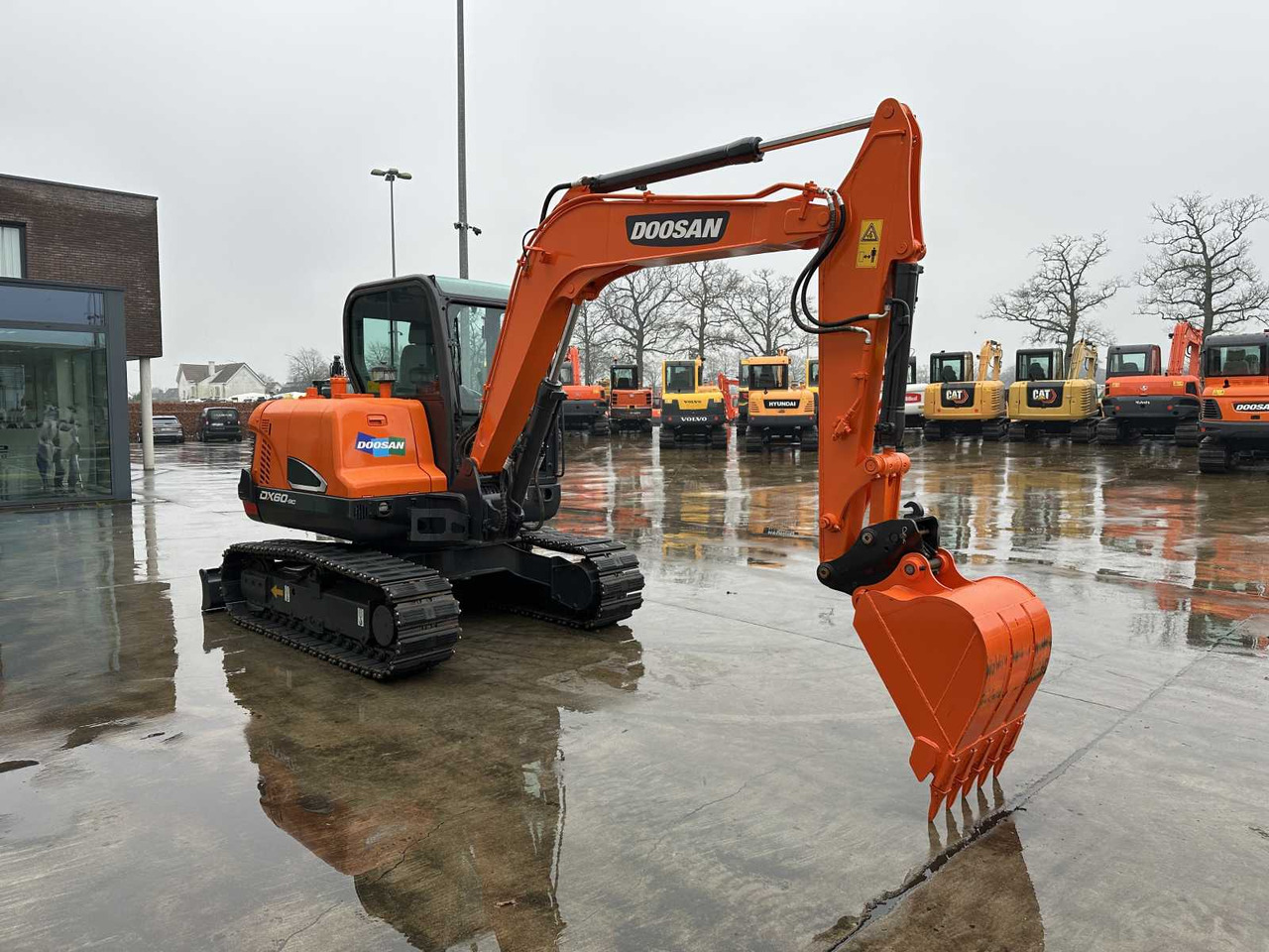 Doosan DX60-9C - Excavadora de cadenas: foto 2 Doosan DX60-9C - Excavadora de cadenas: foto 2