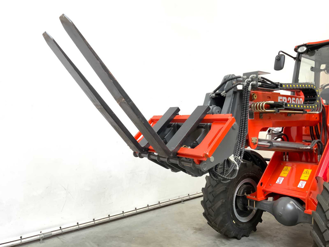 EVERUN - 2025 - ER2500 - TELESCOPIC WHEEL LOADER - Cargadora de ruedas: foto 4 EVERUN - 2025 - ER2500 - TELESCOPIC WHEEL LOADER - Cargadora de ruedas: foto 4