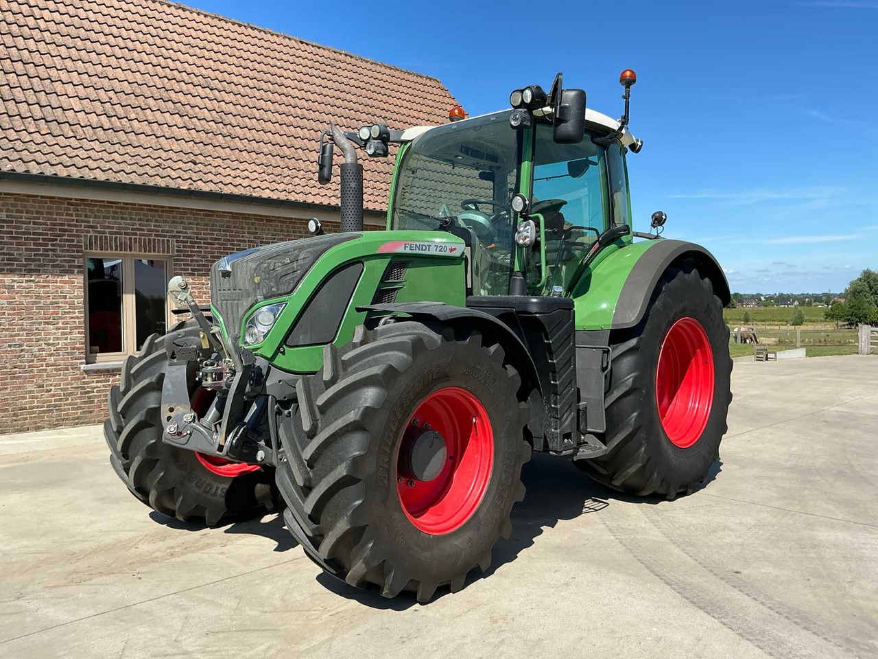 Fendt 720 Vario Profi Plus - Tractor: foto 1 Fendt 720 Vario Profi Plus - Tractor: foto 1