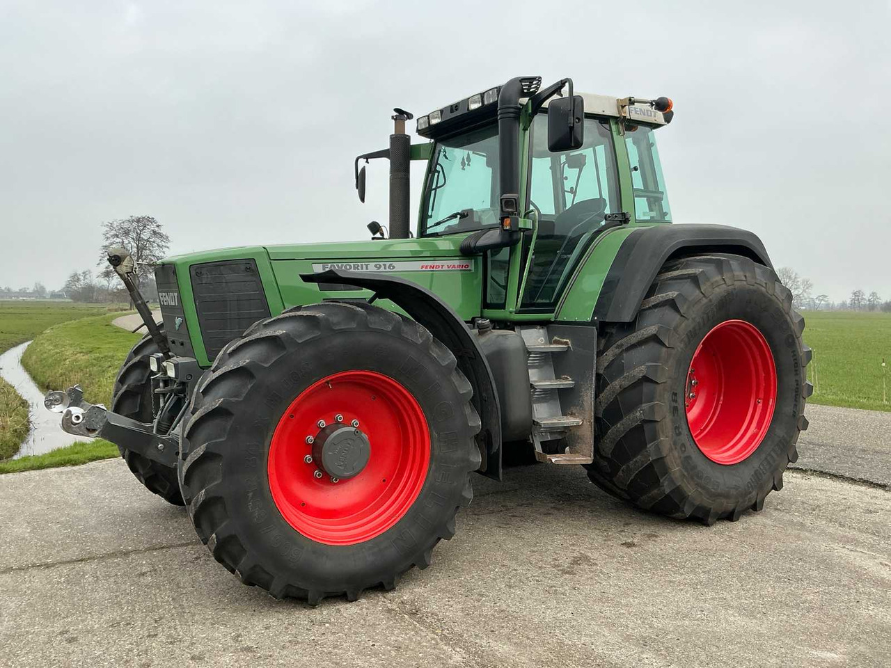 Fendt Favorit 916 - Tractor: foto 3 Fendt Favorit 916 - Tractor: foto 3