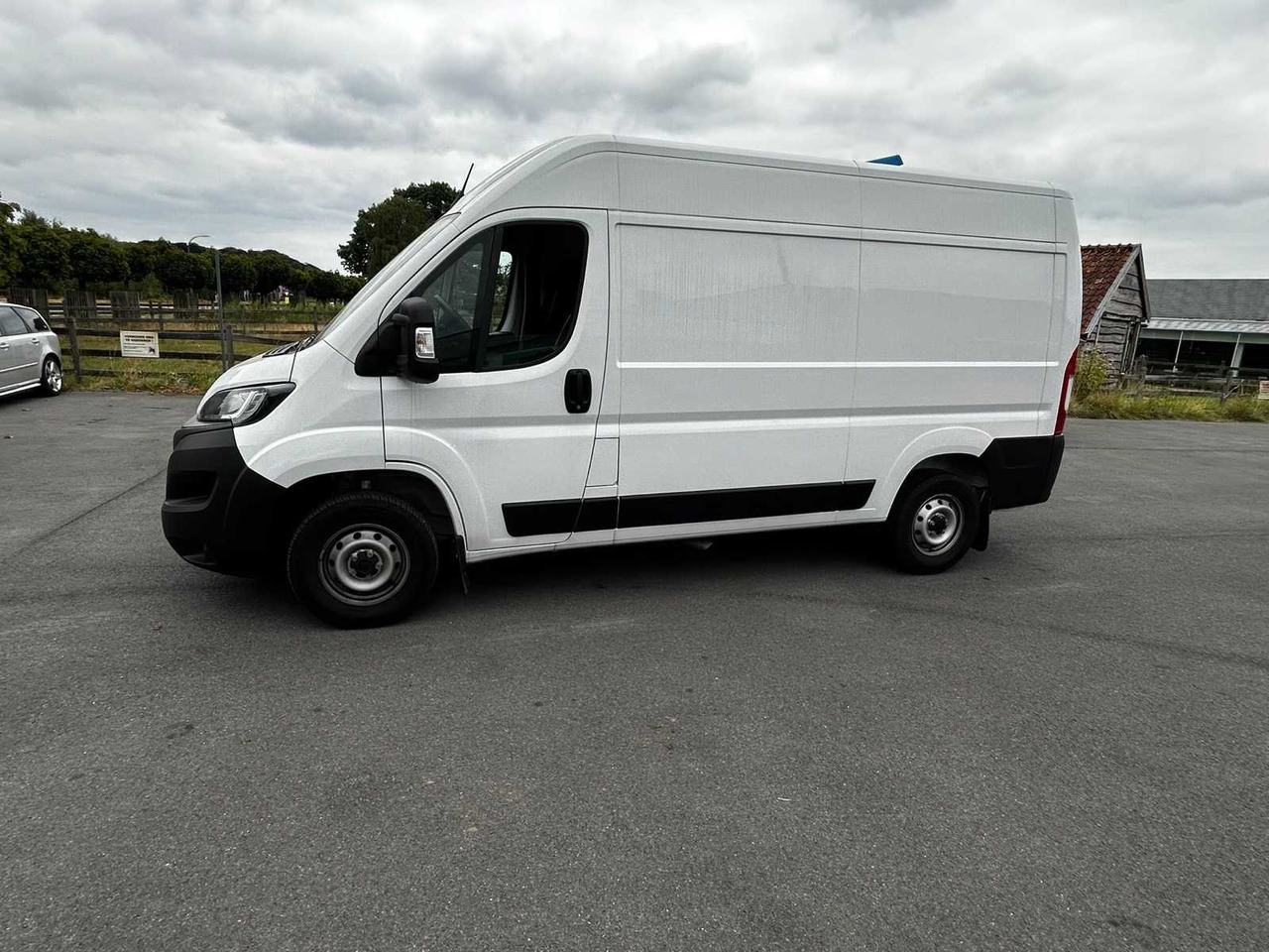 FIAT DUCATO COMMERCIAL VEHICLE - Furgoneta: foto 1 FIAT DUCATO COMMERCIAL VEHICLE - Furgoneta: foto 1
