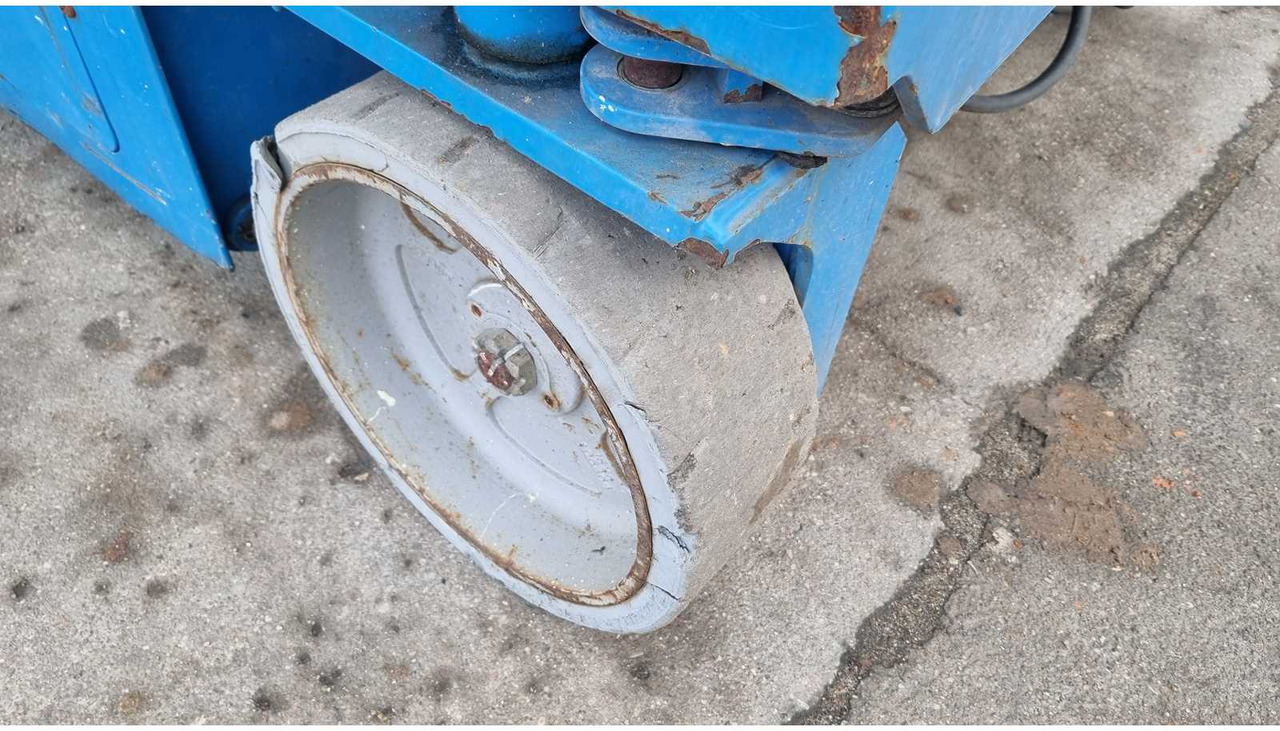 Plataforma elevadora GENIE - GS4047 - AERIAL WORK PLATFORMS - 2016 (ESN14016047): foto 11 Plataforma elevadora GENIE - GS4047 - AERIAL WORK PLATFORMS - 2016 (ESN14016047): foto 11