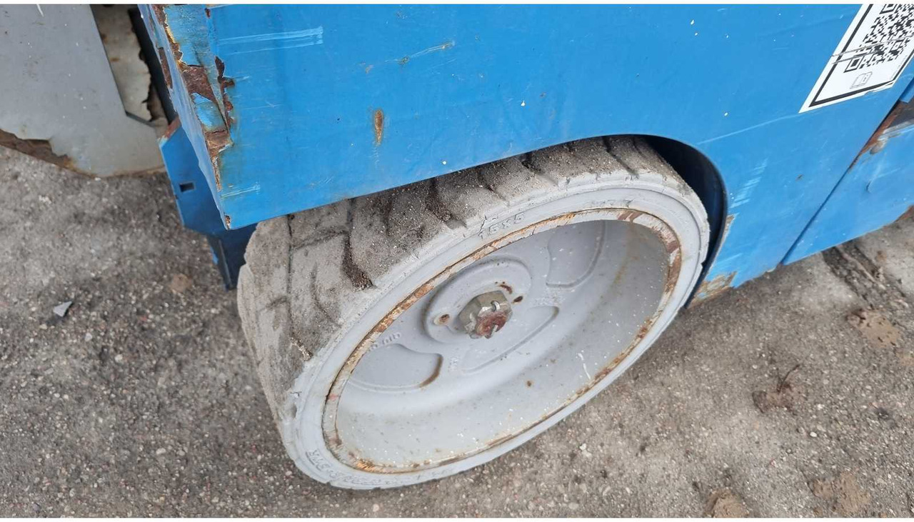 Plataforma elevadora GENIE - GS4047 - AERIAL WORK PLATFORMS - 2016 (ESN14016047): foto 12 Plataforma elevadora GENIE - GS4047 - AERIAL WORK PLATFORMS - 2016 (ESN14016047): foto 12