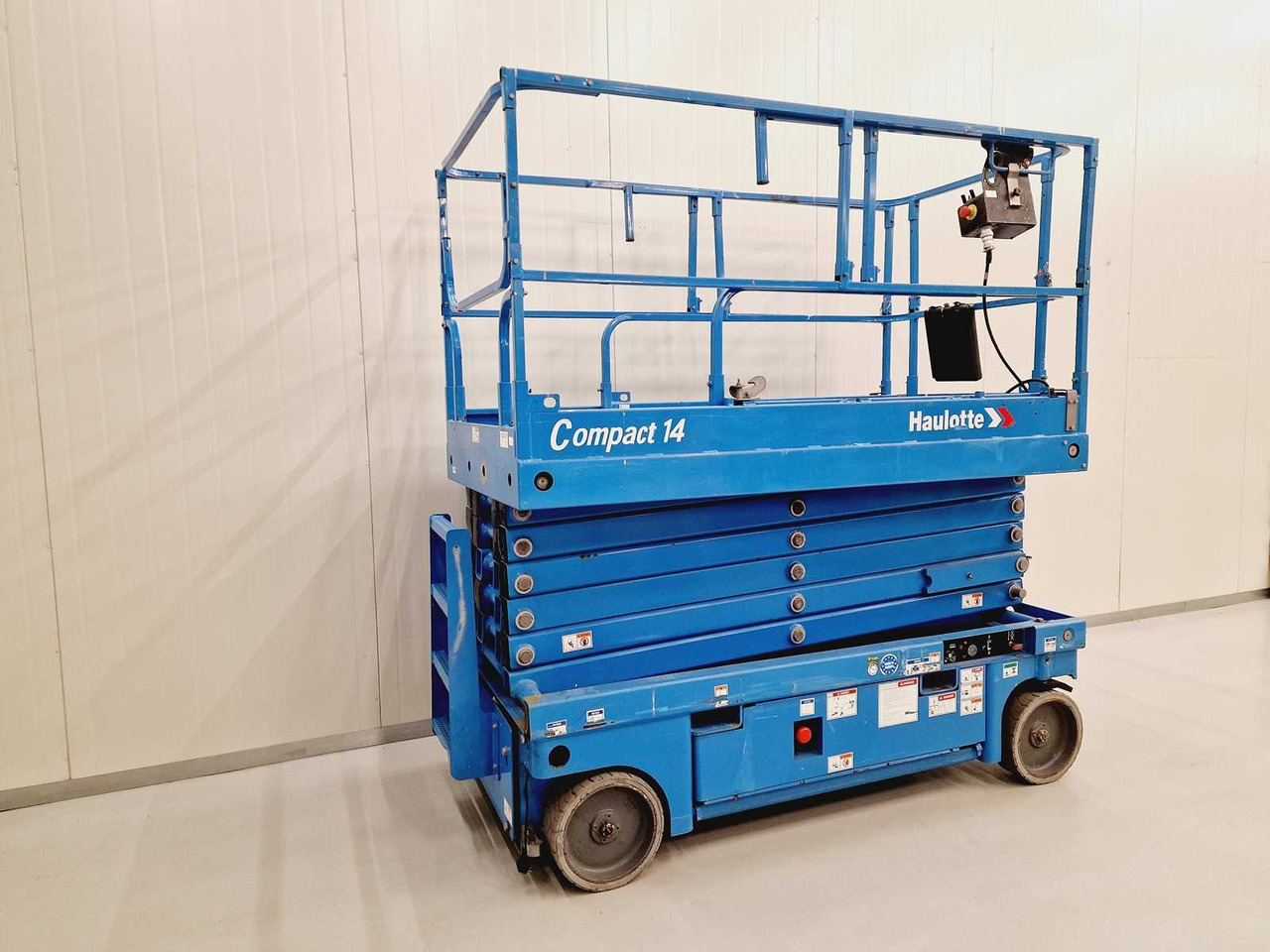 HAULOTTE - COMPACT 14 - AERIAL PLATFORM WORKING HEIGHT 14M - Plataforma elevadora: foto 1 HAULOTTE - COMPACT 14 - AERIAL PLATFORM WORKING HEIGHT 14M - Plataforma elevadora: foto 1