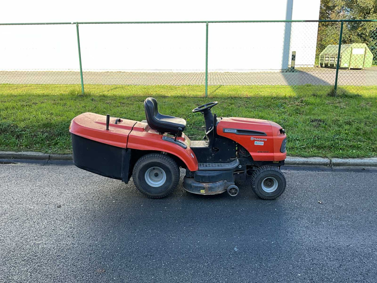 Husqvarna CTH 151T - Cortacésped: foto 1 Husqvarna CTH 151T - Cortacésped: foto 1