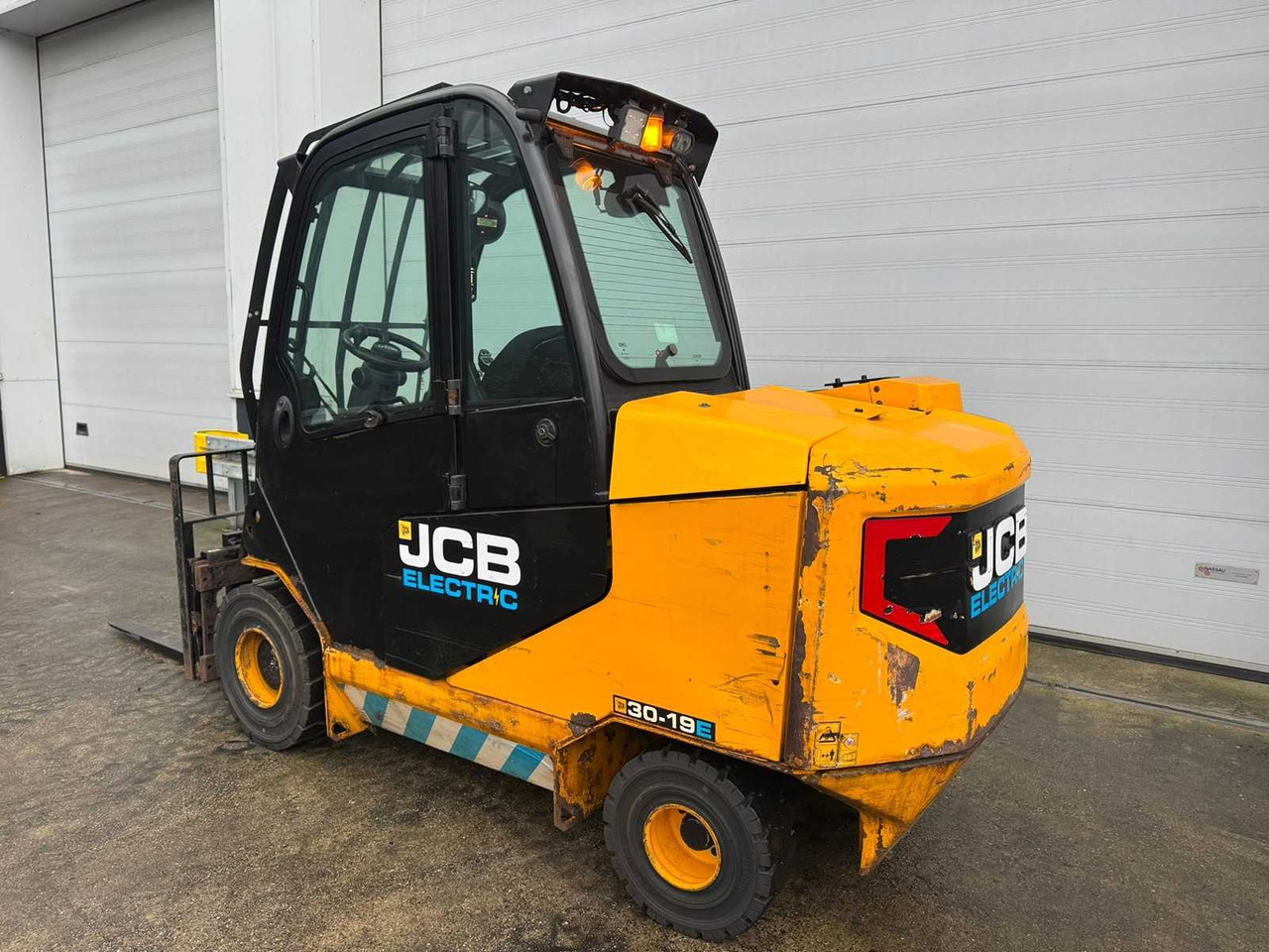 JCB - 2020 - TLT-30-E - FORK POSITIONER, SIDE-SHIFT - FORKLIFT - Carretilla elevadora: foto 3 JCB - 2020 - TLT-30-E - FORK POSITIONER, SIDE-SHIFT - FORKLIFT - Carretilla elevadora: foto 3