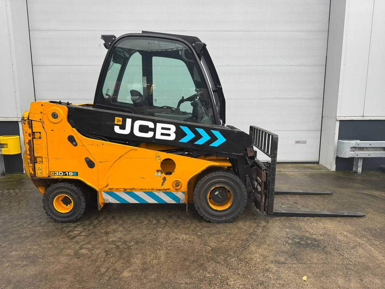 JCB - 2020 - TLT-30-E - FORK POSITIONER, SIDE-SHIFT - FORKLIFT - Carretilla elevadora: foto 5 JCB - 2020 - TLT-30-E - FORK POSITIONER, SIDE-SHIFT - FORKLIFT - Carretilla elevadora: foto 5
