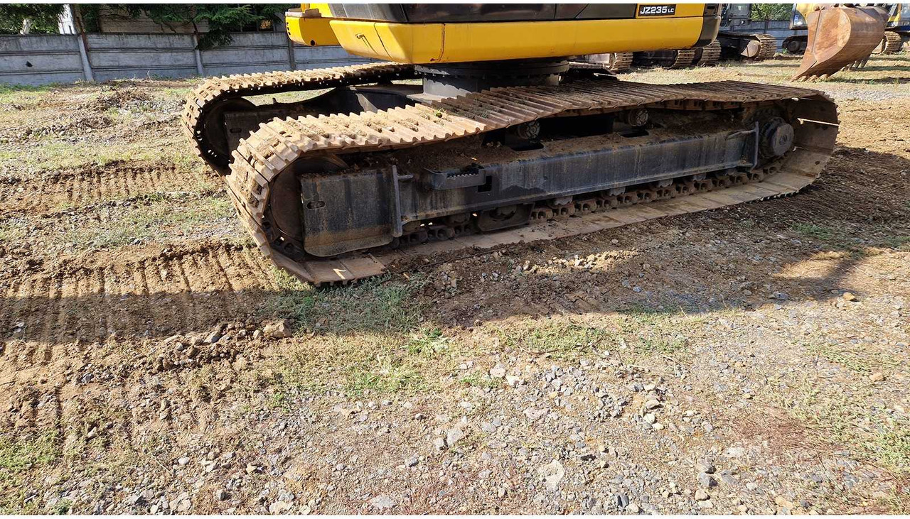 Excavadora de cadenas JCB JZ235LC: foto 26