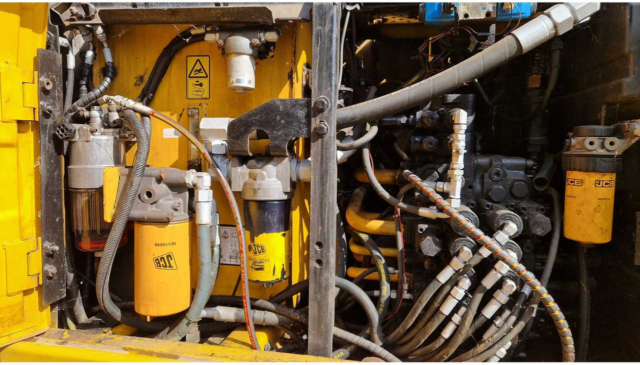 Excavadora de cadenas JCB JZ235LC: foto 44