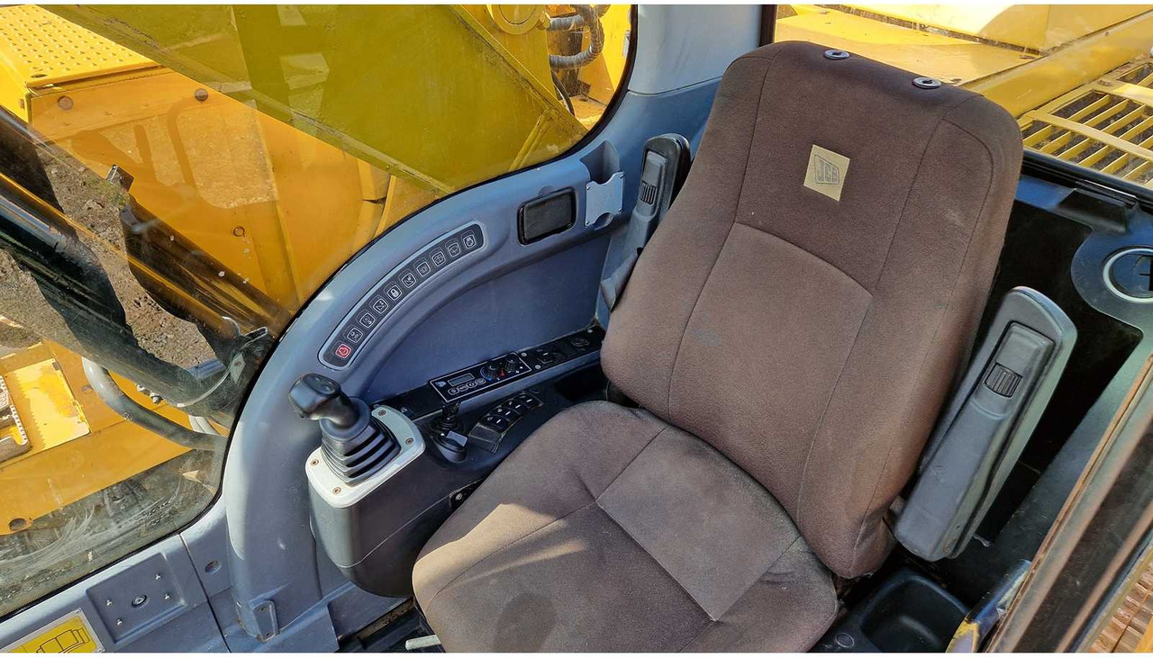 Excavadora de cadenas JCB JZ235LC: foto 50