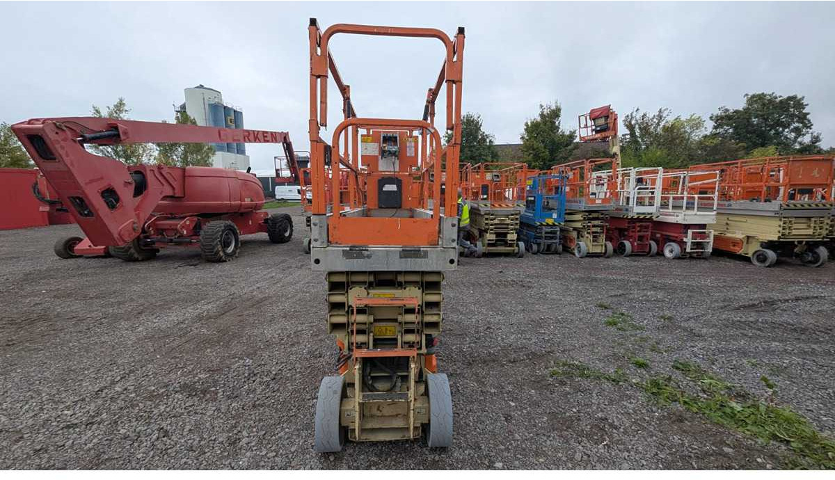 JLG - 2630ES - AERIAL WORK PLATFORMS (NO. 28259) - 2004 - Plataforma elevadora: foto 1 JLG - 2630ES - AERIAL WORK PLATFORMS (NO. 28259) - 2004 - Plataforma elevadora: foto 1