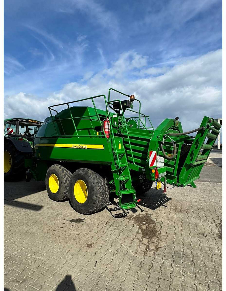 JOHN DEERE L1534P - Empacadora de pacas cuadradas: foto 1 JOHN DEERE L1534P - Empacadora de pacas cuadradas: foto 1