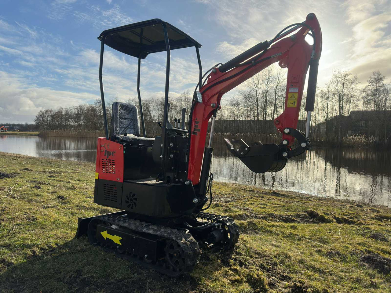 JPC HT12 - Miniexcavadora: foto 2 JPC HT12 - Miniexcavadora: foto 2