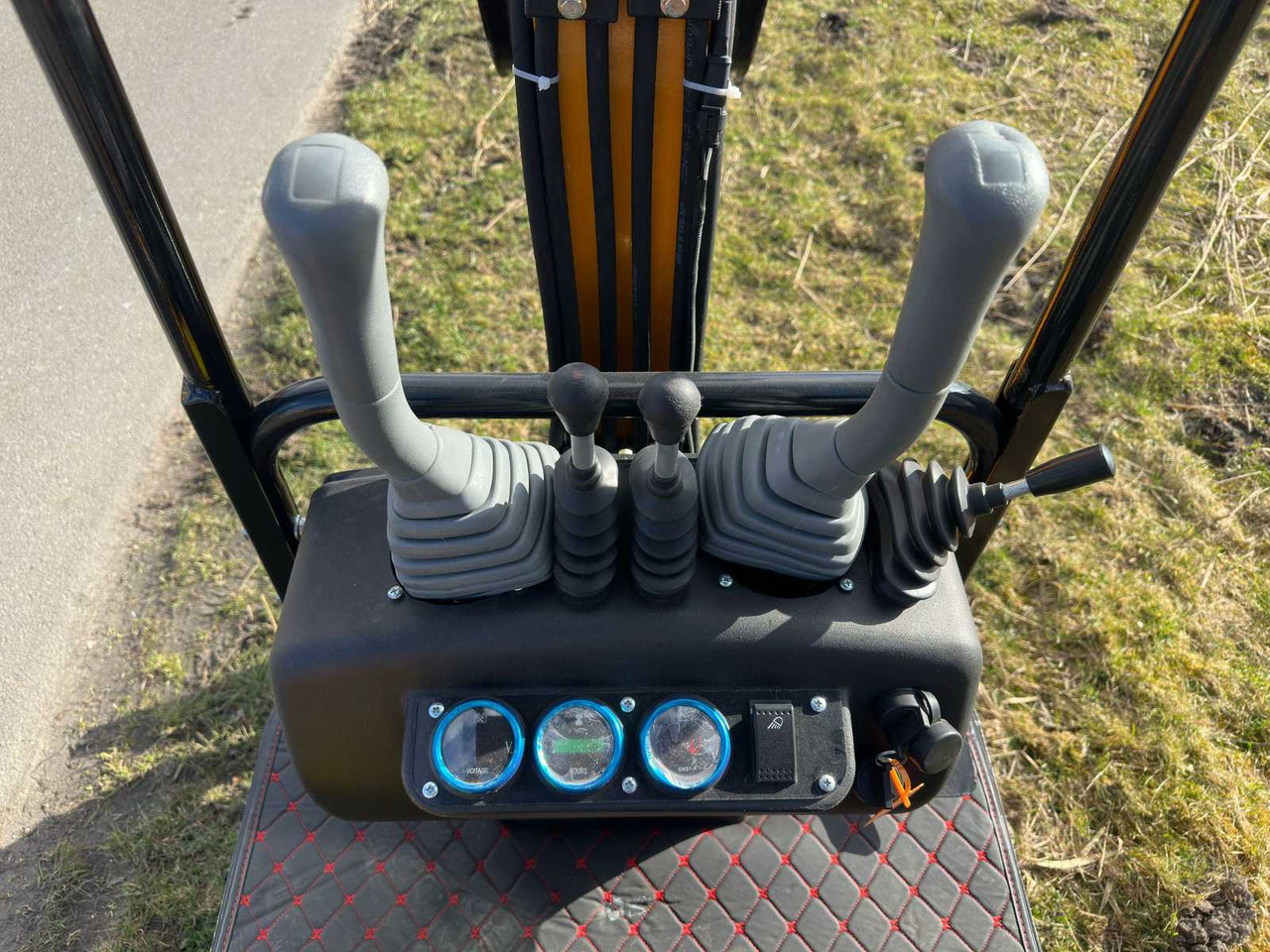 Miniexcavadora JPC HT12: foto 11
