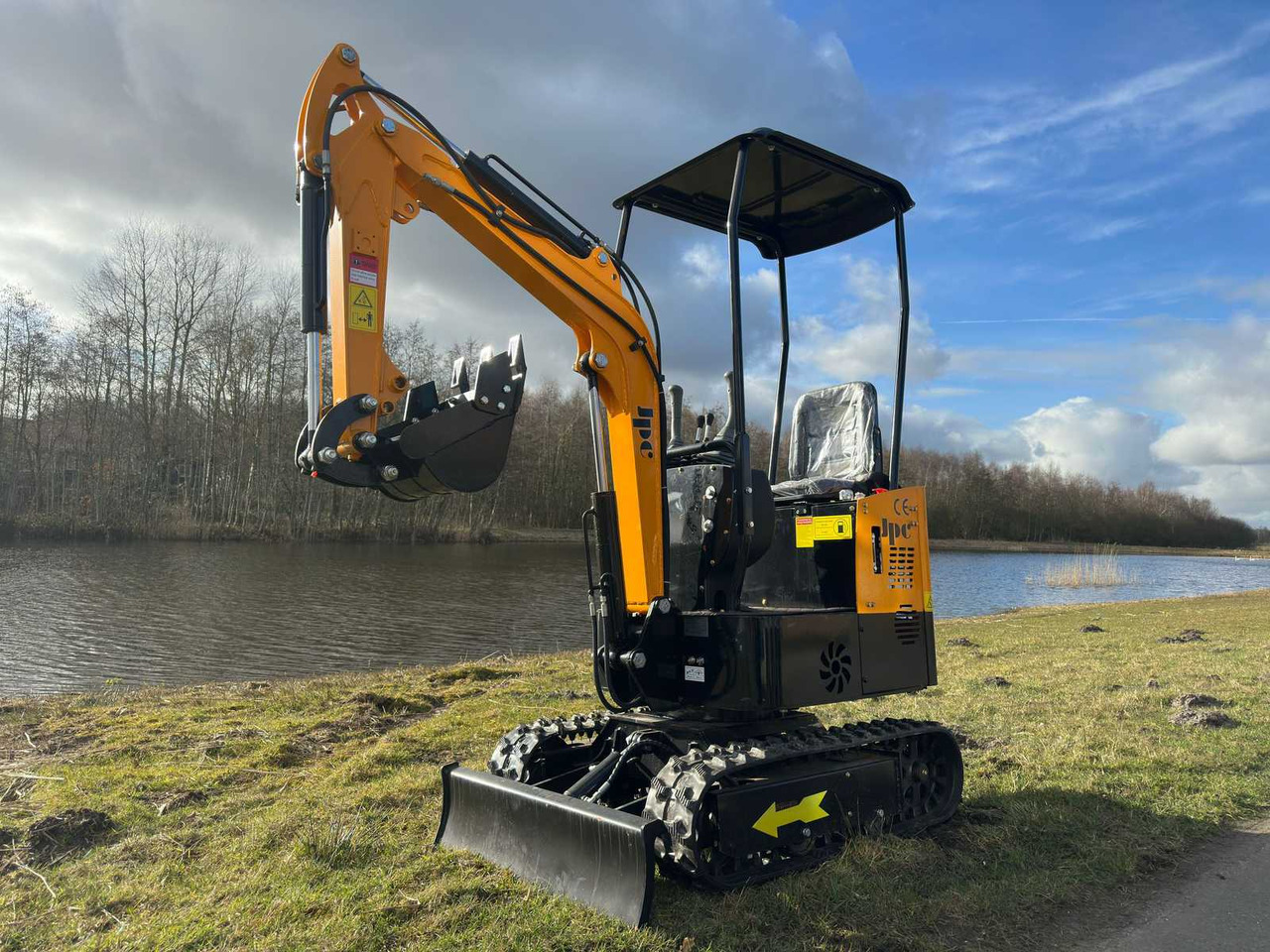 JPC HT12 - Miniexcavadora: foto 2 JPC HT12 - Miniexcavadora: foto 2