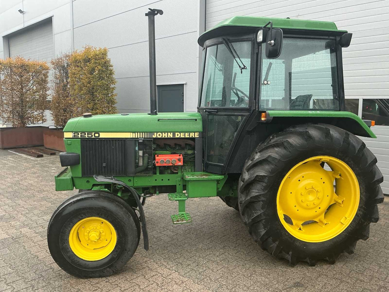 John Deere 2250 - Tractor: foto 5 John Deere 2250 - Tractor: foto 5