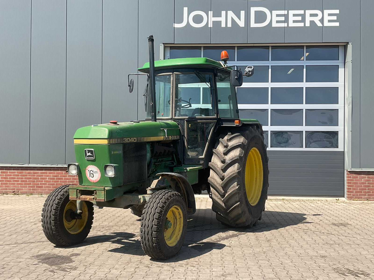 John Deere 3040 - Tractor: foto 2 John Deere 3040 - Tractor: foto 2
