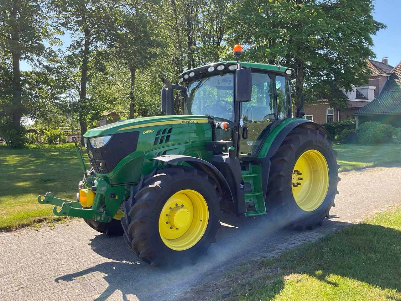 John Deere 6155R - Tractor: foto 1 John Deere 6155R - Tractor: foto 1