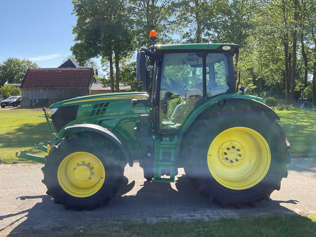 John Deere 6155R - Tractor: foto 2 John Deere 6155R - Tractor: foto 2