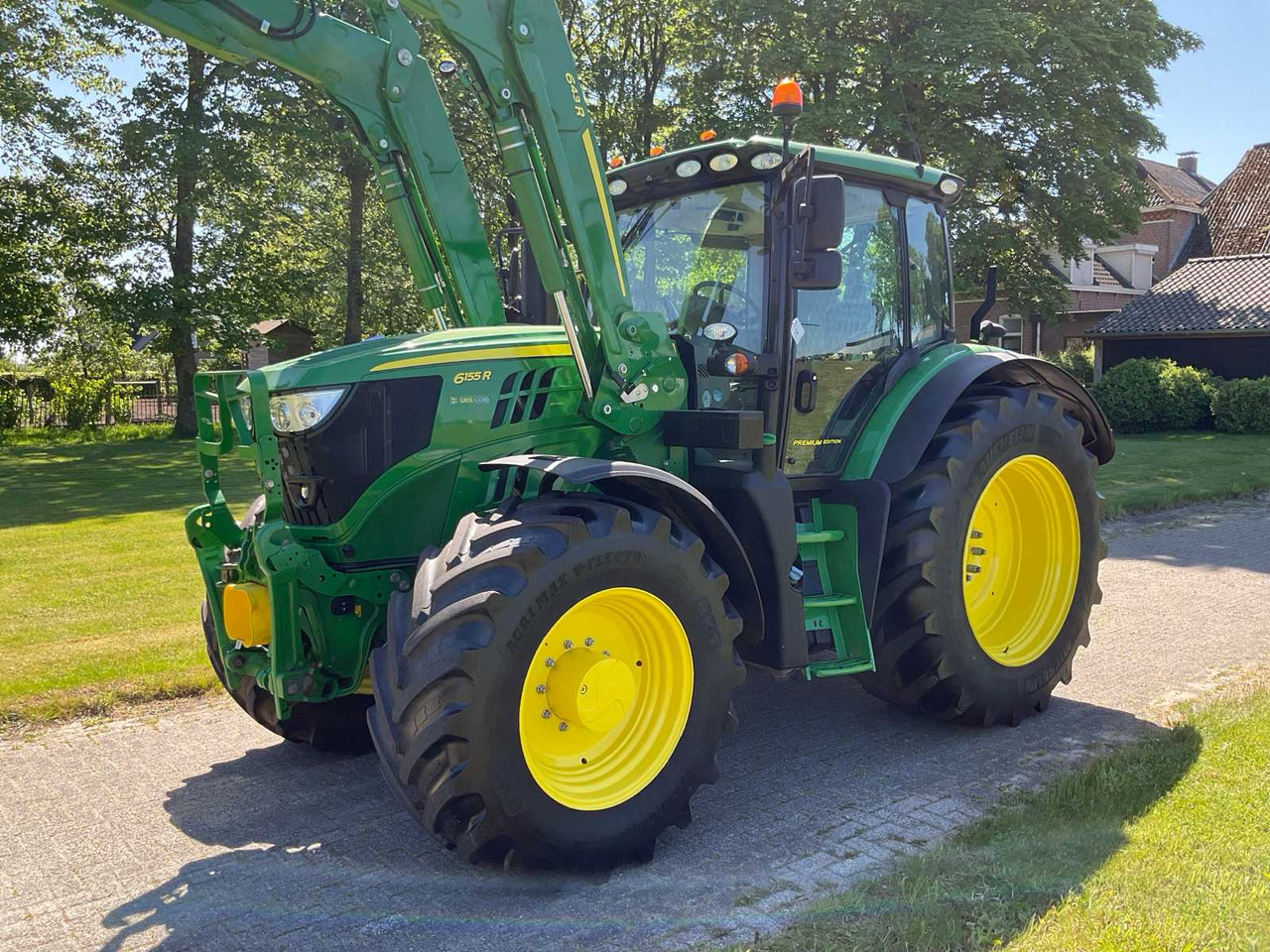 John Deere 6155R - Tractor: foto 2 John Deere 6155R - Tractor: foto 2