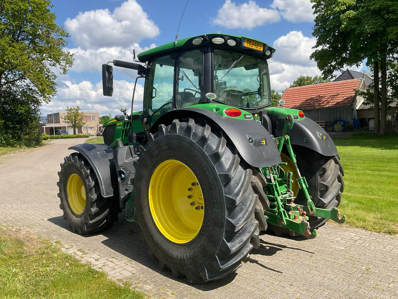 John Deere 6215R - Tractor: foto 3 John Deere 6215R - Tractor: foto 3