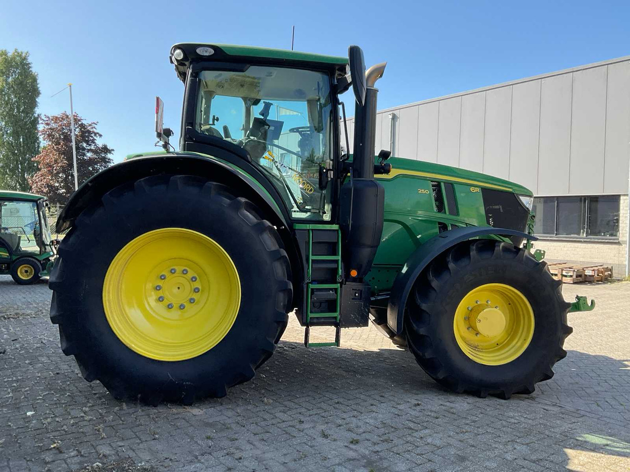 John Deere 6R 250 - Tractor: foto 4 John Deere 6R 250 - Tractor: foto 4