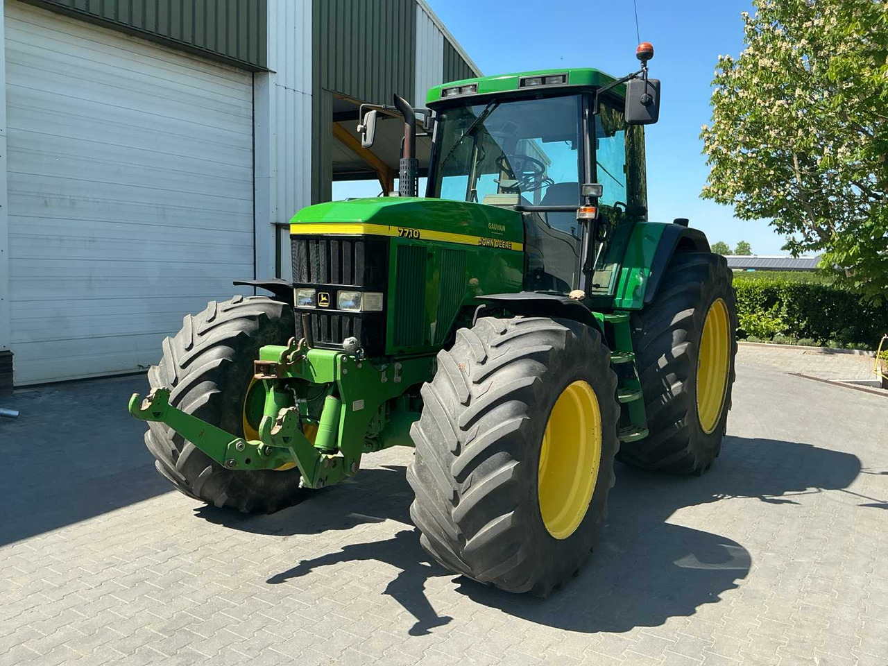 John Deere 7710 - Tractor: foto 1 John Deere 7710 - Tractor: foto 1