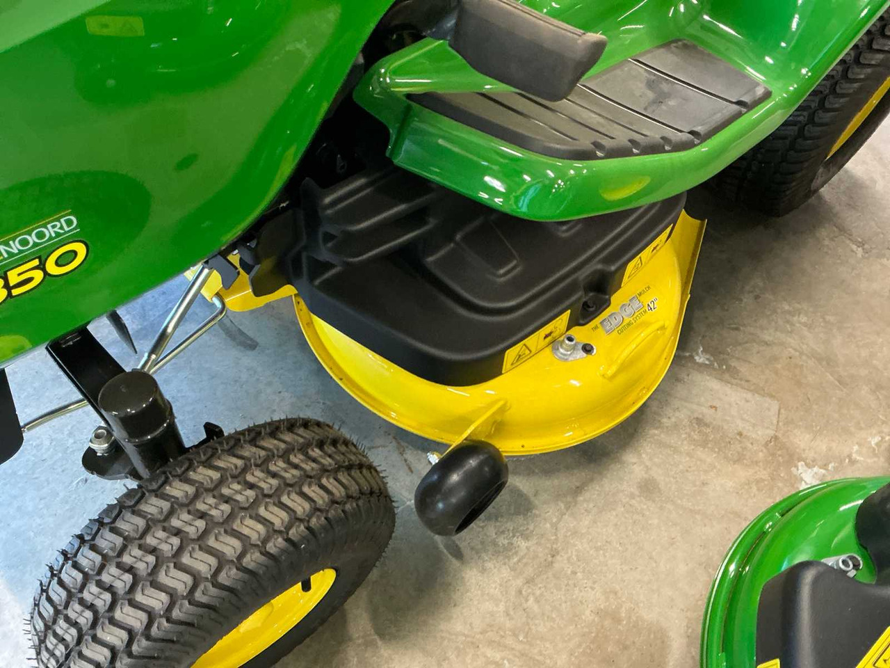 John Deere X350 - Cortacésped: foto 4 John Deere X350 - Cortacésped: foto 4