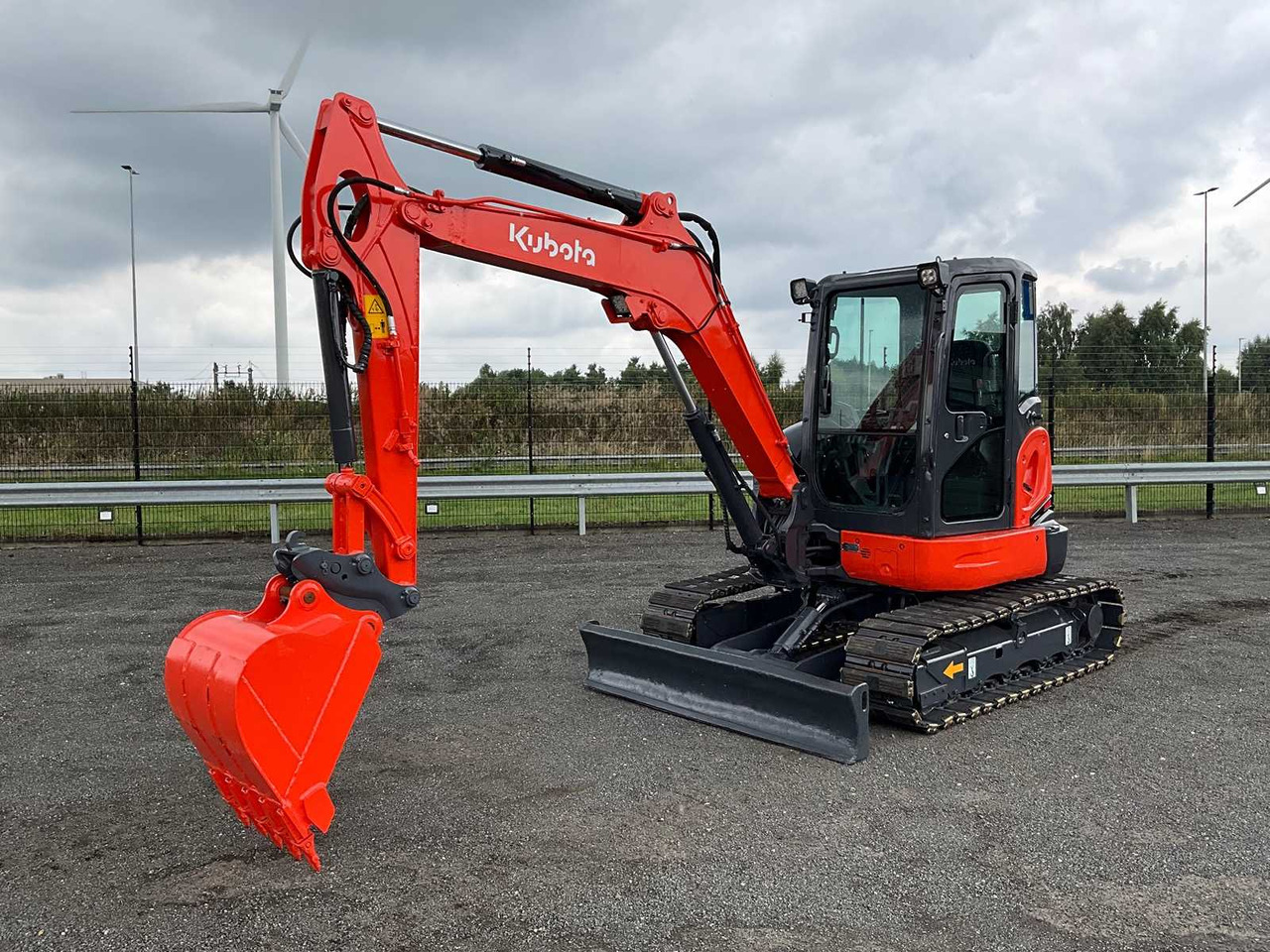 Kubota KX163-5 - Excavadora de cadenas: foto 1 Kubota KX163-5 - Excavadora de cadenas: foto 1