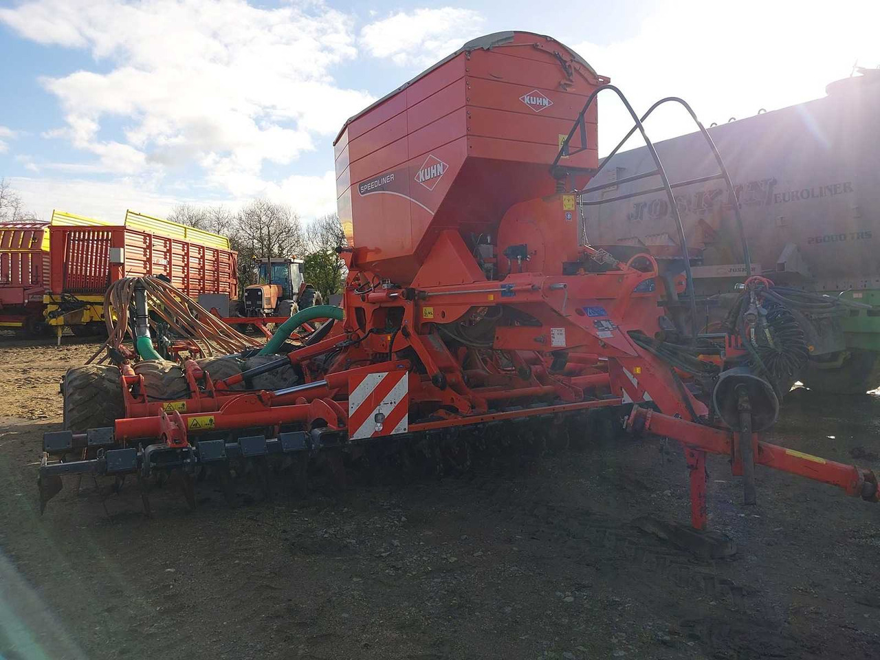 Kuhn Speedliner 6000 - Maquinaria de siembra: foto 1 Kuhn Speedliner 6000 - Maquinaria de siembra: foto 1