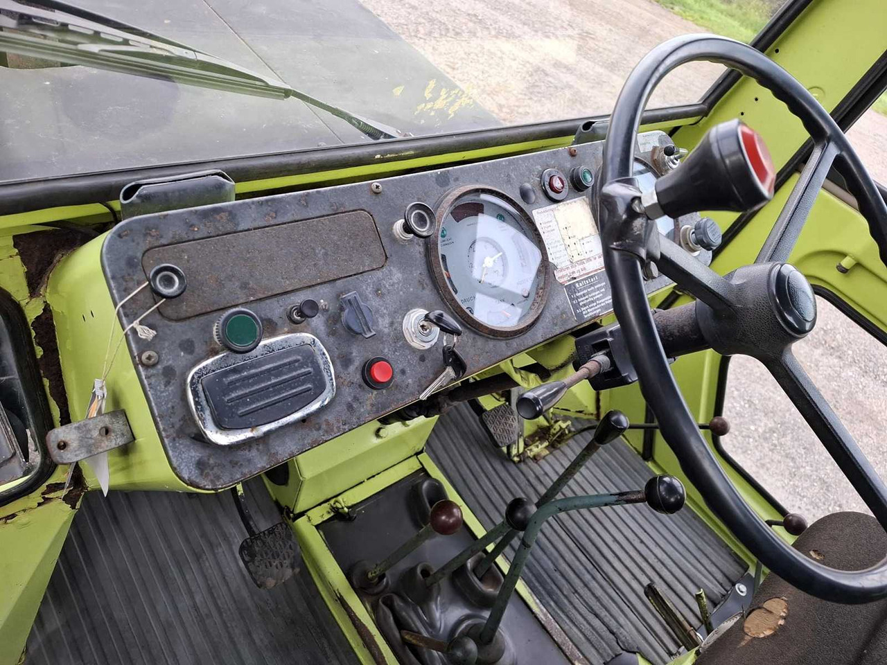 MERCEDES-BENZ - MB TRAC 800 - ALL-WHEEL DRIVE AGRICULTURAL TRACTOR - Tractor: foto 5 MERCEDES-BENZ - MB TRAC 800 - ALL-WHEEL DRIVE AGRICULTURAL TRACTOR - Tractor: foto 5