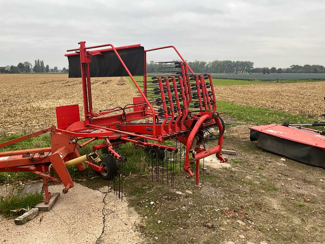 Kuhn GA4501GM - Maquinaria agrícola: foto 1 Kuhn GA4501GM - Maquinaria agrícola: foto 1