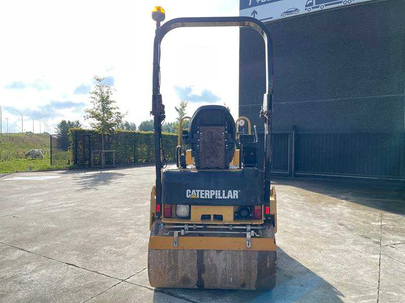 Caterpillar CB 24 - Maquinaria de construcción: foto 4 Caterpillar CB 24 - Maquinaria de construcción: foto 4