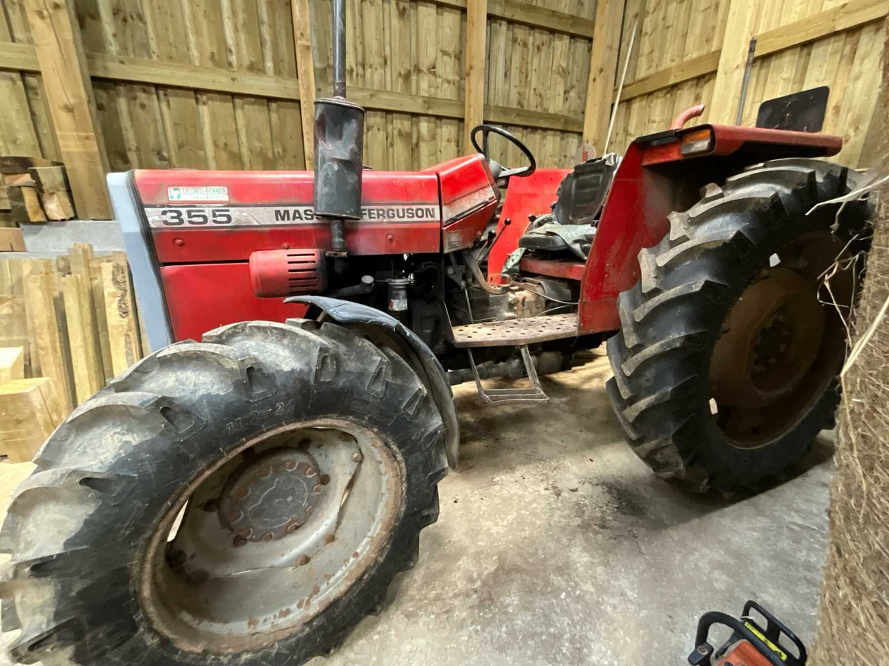 Massey-Ferguson 1986 MASSEY-FERGUSON 355 4WD AGRICULTURAL TRACTOR - Tractor: foto 2 Massey-Ferguson 1986 MASSEY-FERGUSON 355 4WD AGRICULTURAL TRACTOR - Tractor: foto 2