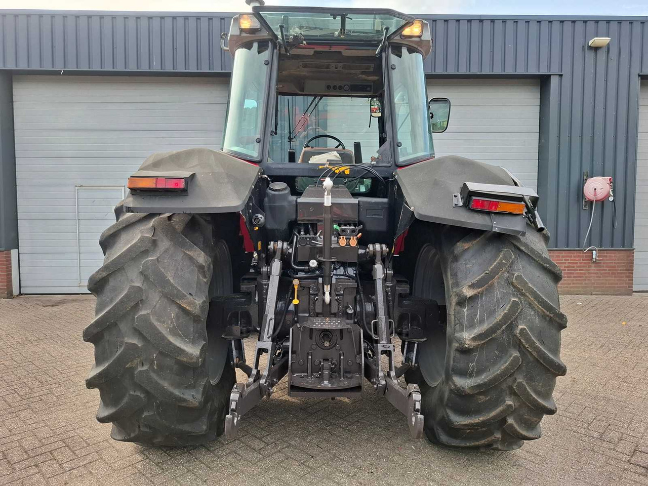 Massey Ferguson 8130 Dynashift - Tractor: foto 5 Massey Ferguson 8130 Dynashift - Tractor: foto 5