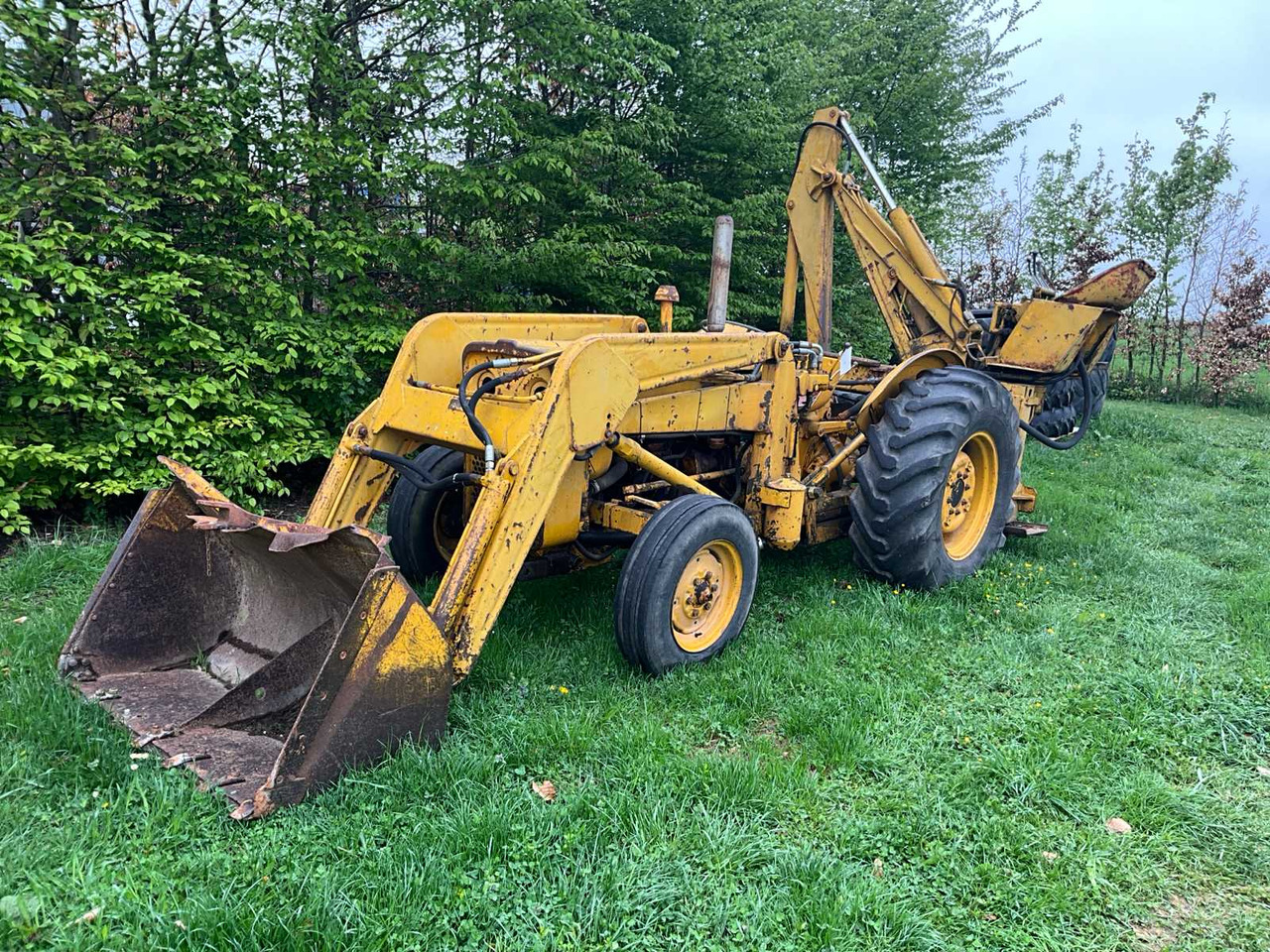 Massey-Ferguson - Retroexcavadora: foto 1 Massey-Ferguson - Retroexcavadora: foto 1