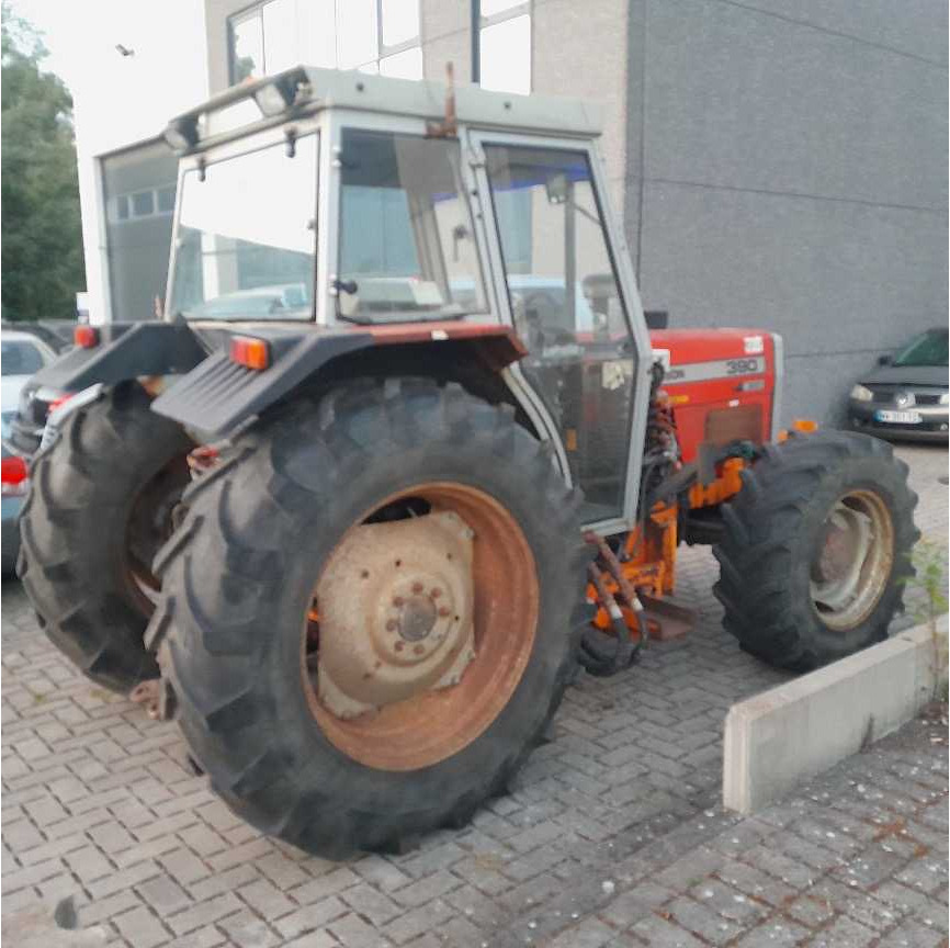 Massey Ferguson MF 390 4WD - Tractor: foto 3 Massey Ferguson MF 390 4WD - Tractor: foto 3