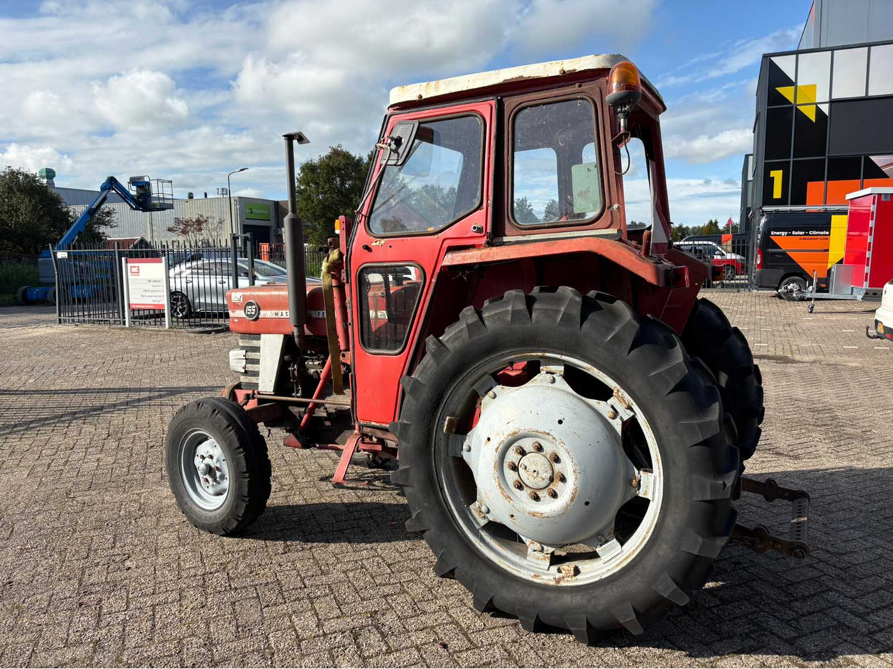 Massey ferguson 155 - Tractor: foto 5 Massey ferguson 155 - Tractor: foto 5