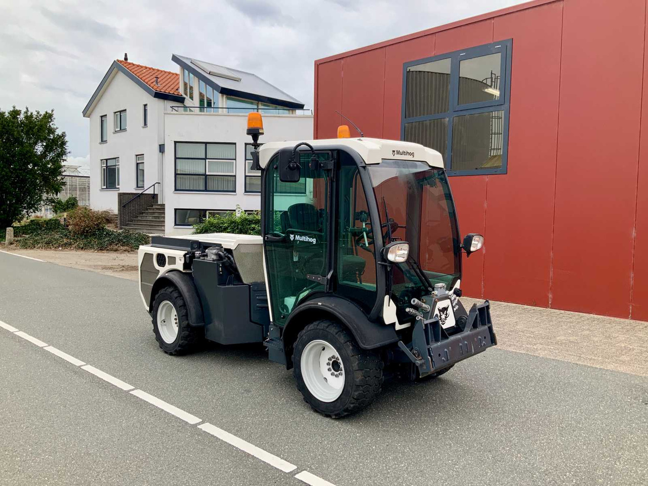 Multihog MX-C75 - Tractor: foto 3 Multihog MX-C75 - Tractor: foto 3