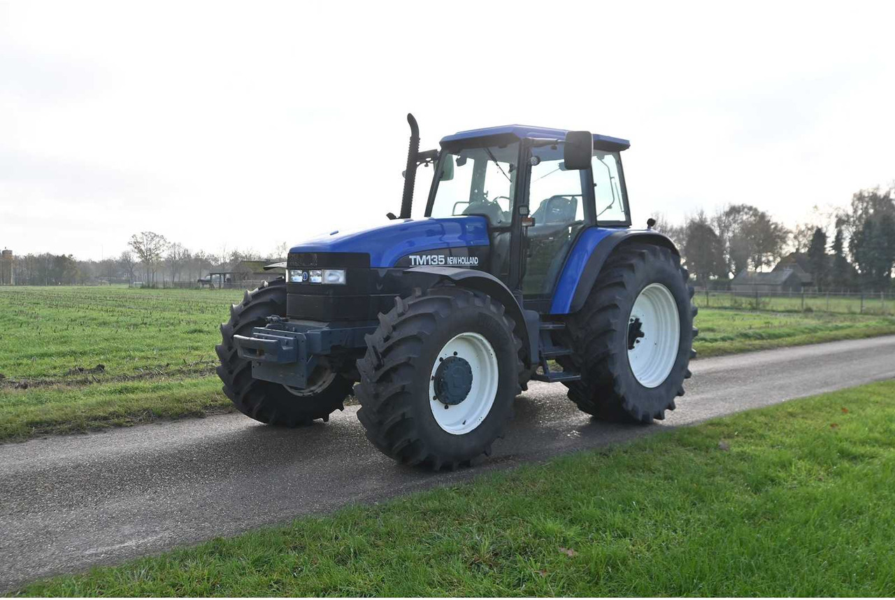 Tractor NEW HOLLAND - 1998 - TM135 - ALL-WHEEL DRIVE FARM TRACTOR: foto 17