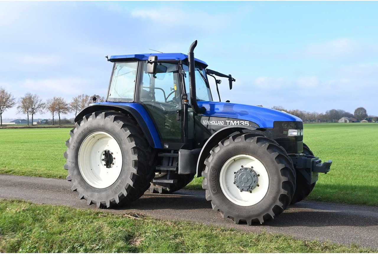 Tractor NEW HOLLAND - 1998 - TM135 - ALL-WHEEL DRIVE FARM TRACTOR: foto 11