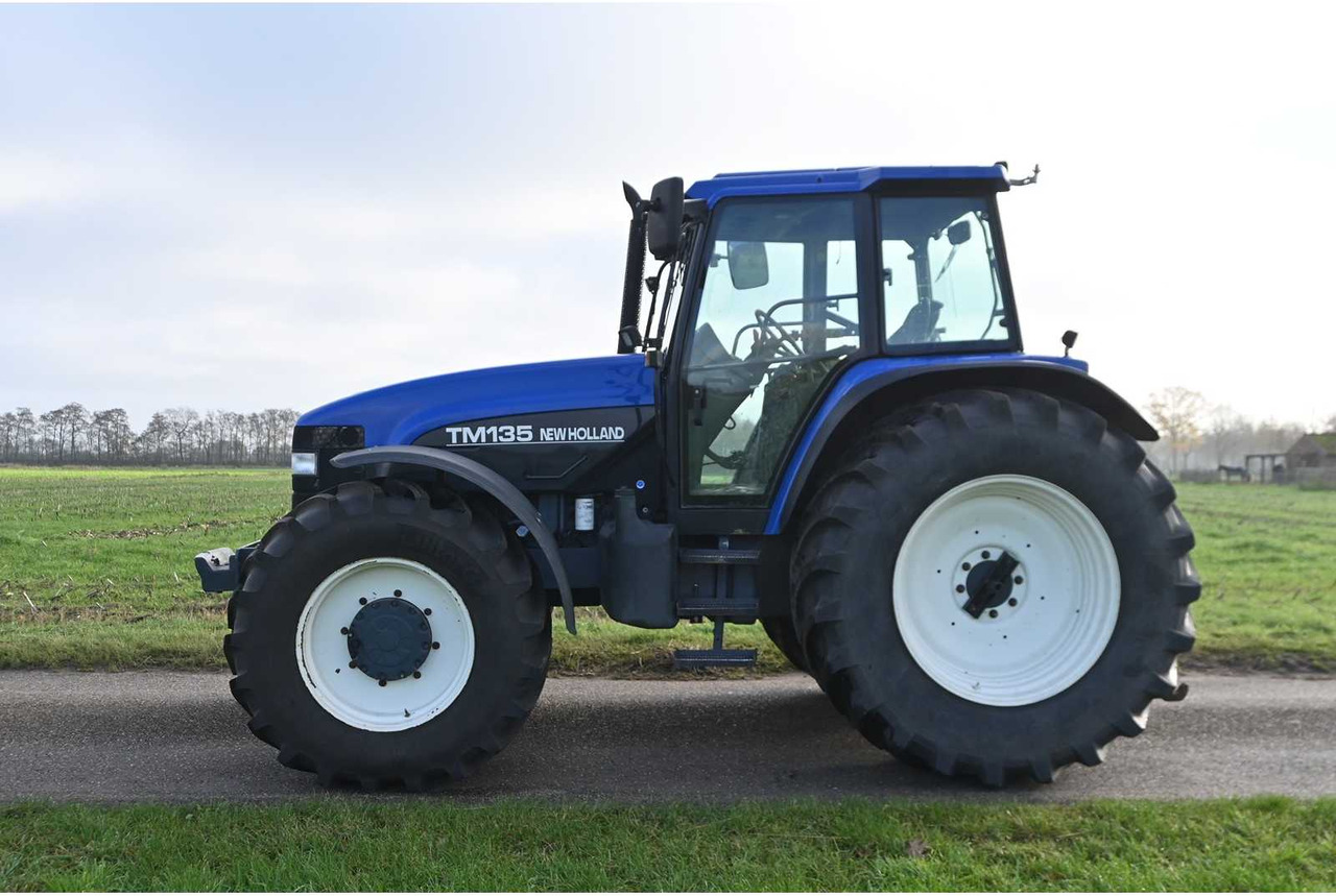 Tractor NEW HOLLAND - 1998 - TM135 - ALL-WHEEL DRIVE FARM TRACTOR: foto 15