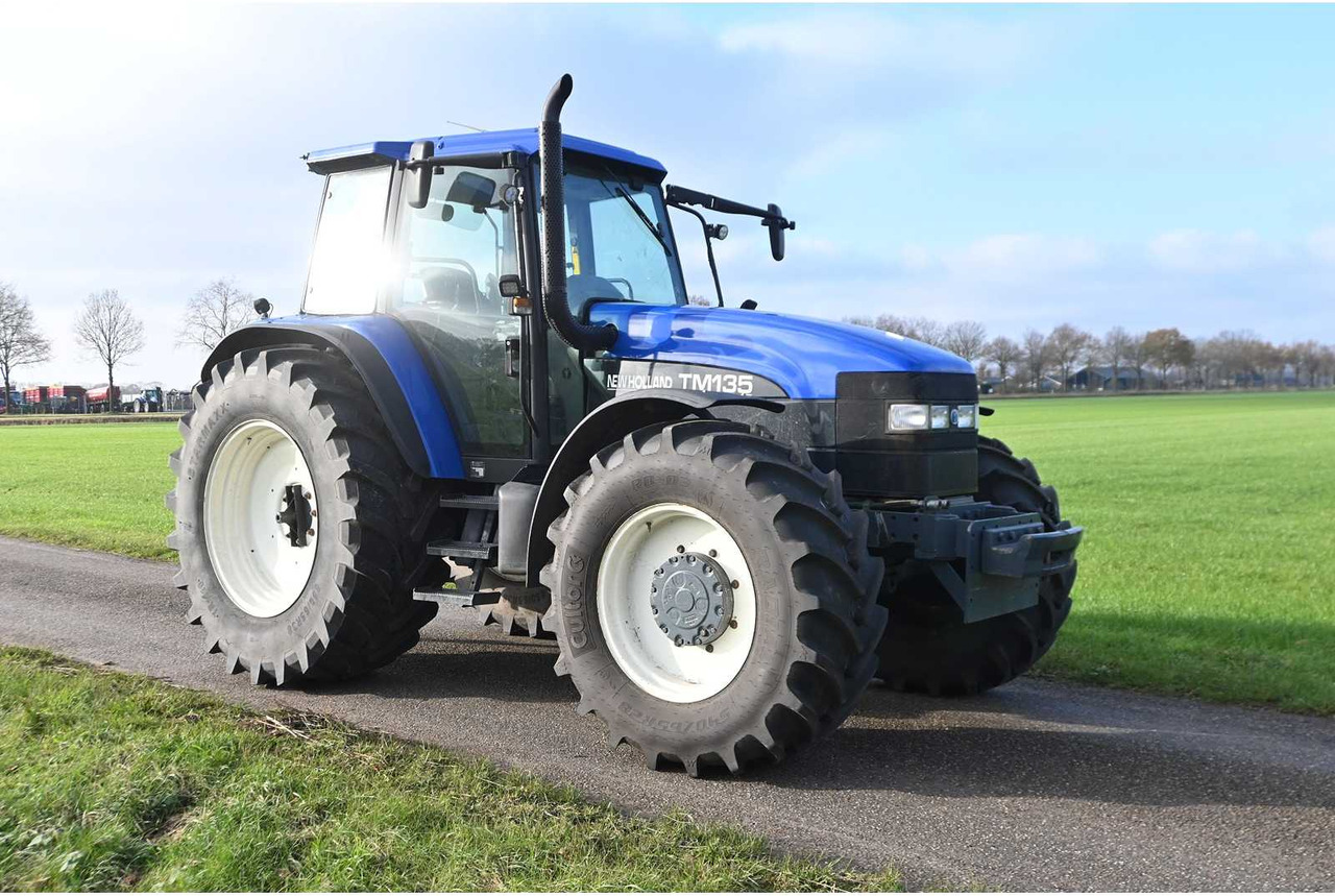Tractor NEW HOLLAND - 1998 - TM135 - ALL-WHEEL DRIVE FARM TRACTOR: foto 12