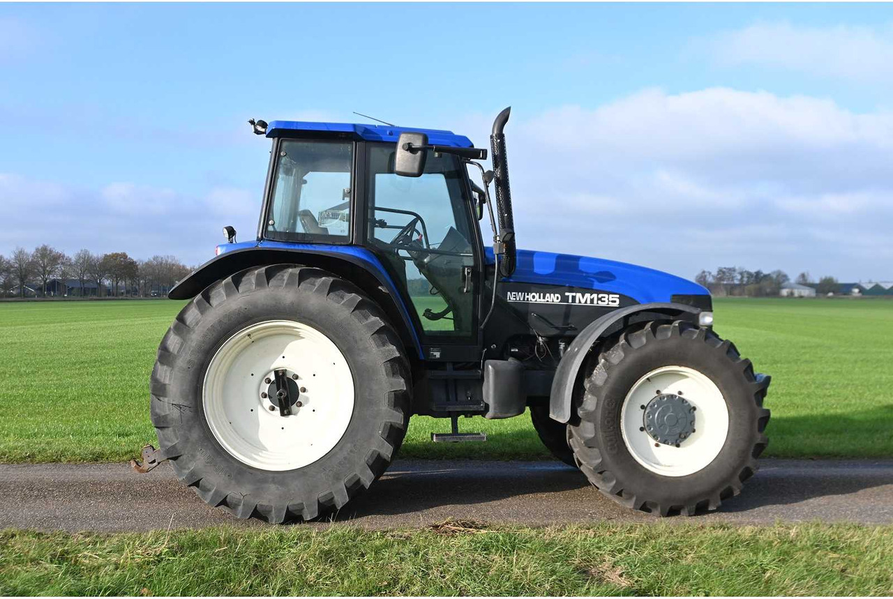 Tractor NEW HOLLAND - 1998 - TM135 - ALL-WHEEL DRIVE FARM TRACTOR: foto 10