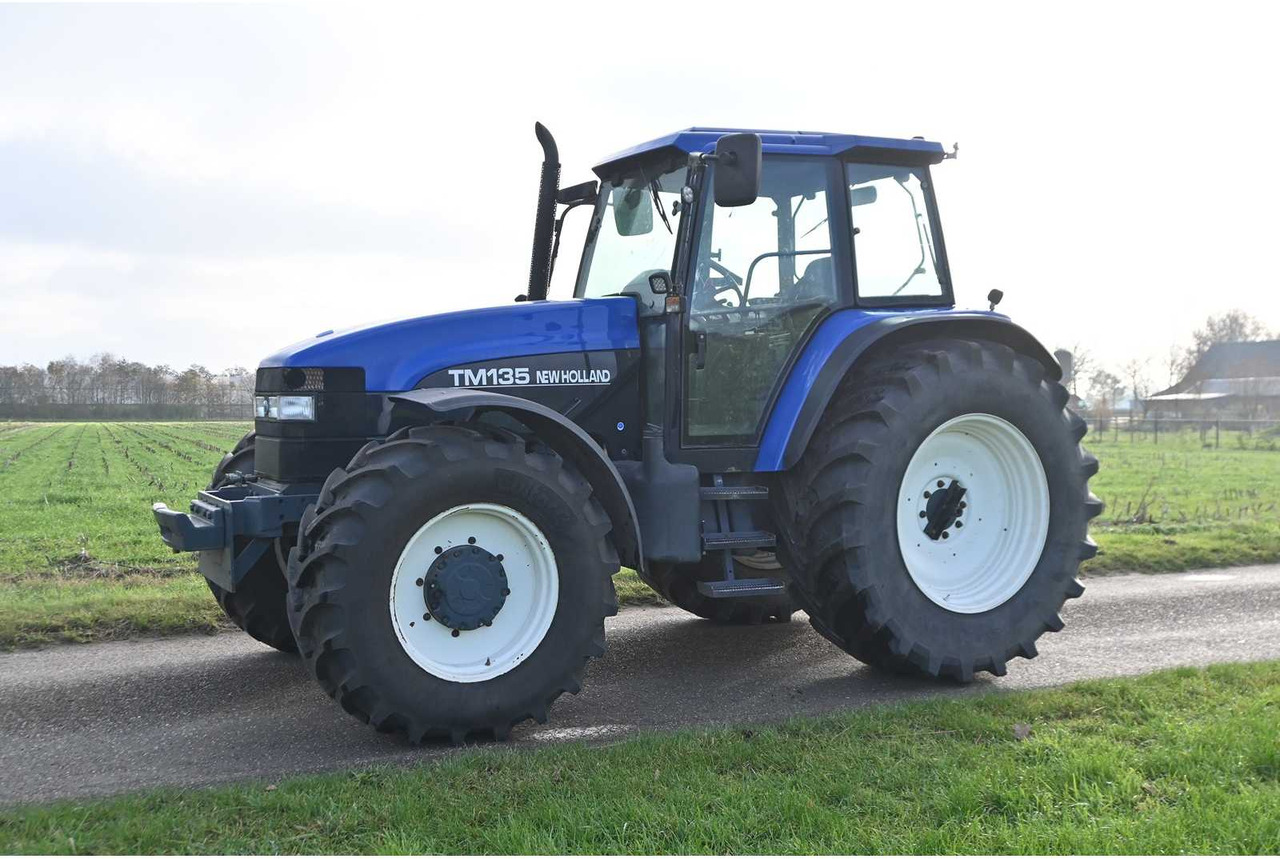 Tractor NEW HOLLAND - 1998 - TM135 - ALL-WHEEL DRIVE FARM TRACTOR: foto 14