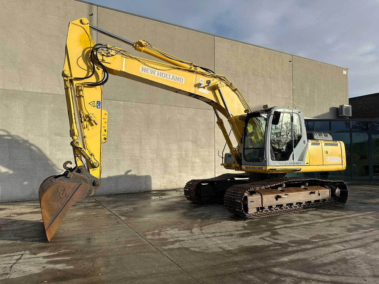 NEW HOLLAND - 2008 - E215B - CRAWLER EXCAVATOR - Excavadora: foto 1 NEW HOLLAND - 2008 - E215B - CRAWLER EXCAVATOR - Excavadora: foto 1