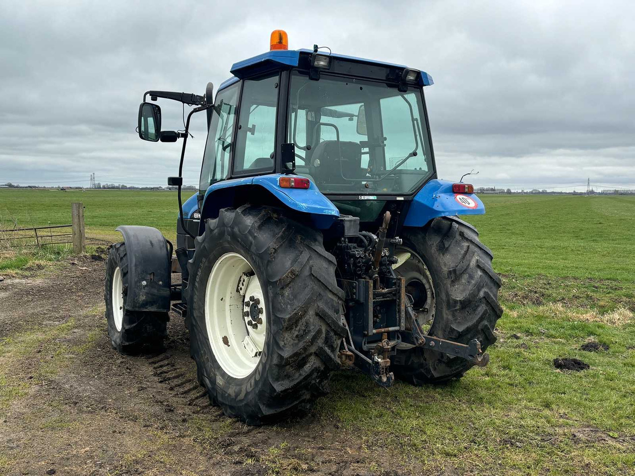 New Holland ts90 - Tractor: foto 4 New Holland ts90 - Tractor: foto 4