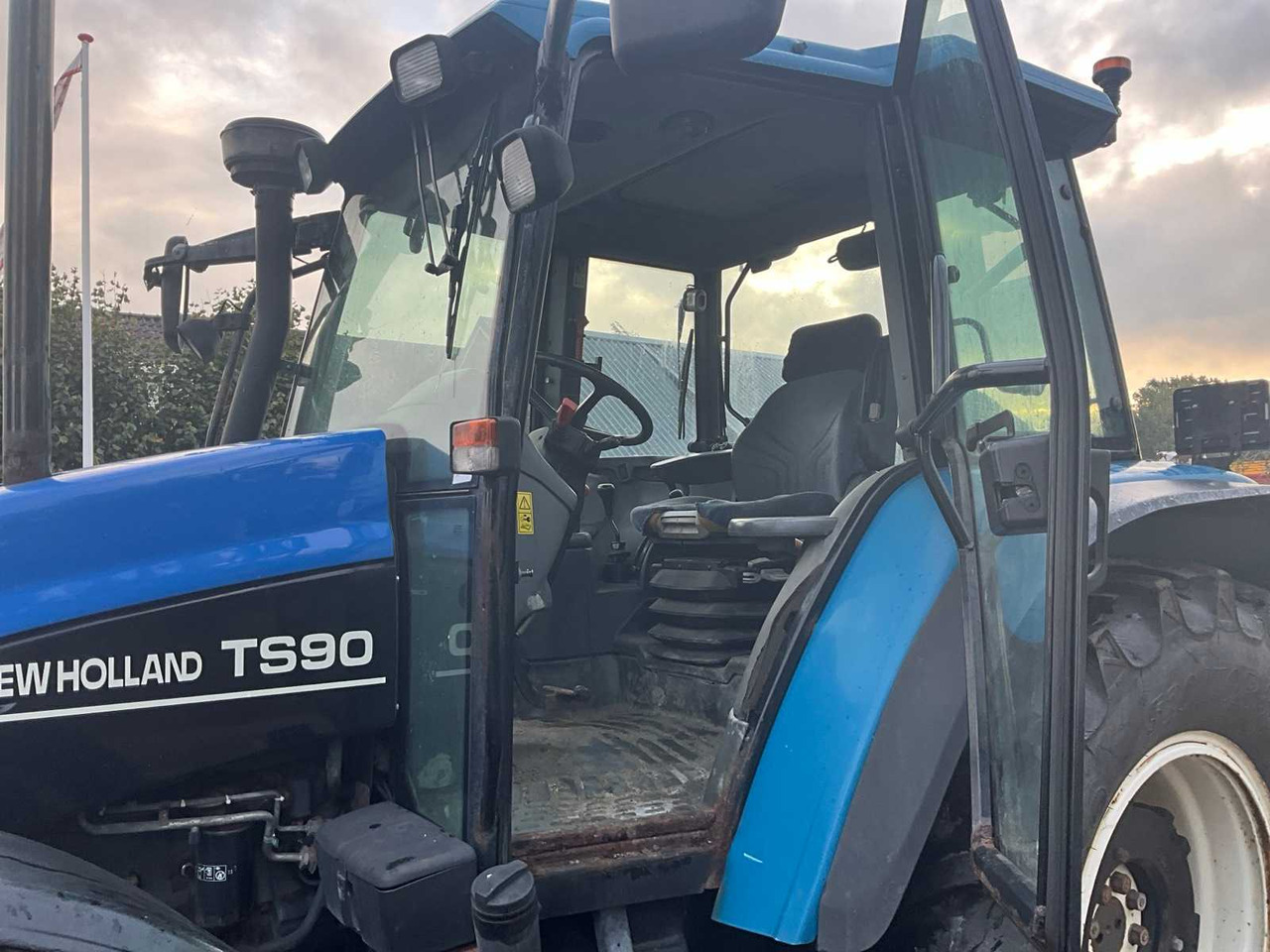 Tractor New holland TS90: foto 30 Tractor New holland TS90: foto 30