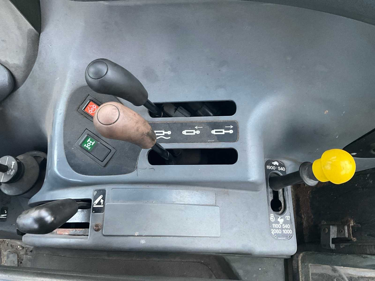 Tractor New holland TS90: foto 39 Tractor New holland TS90: foto 39